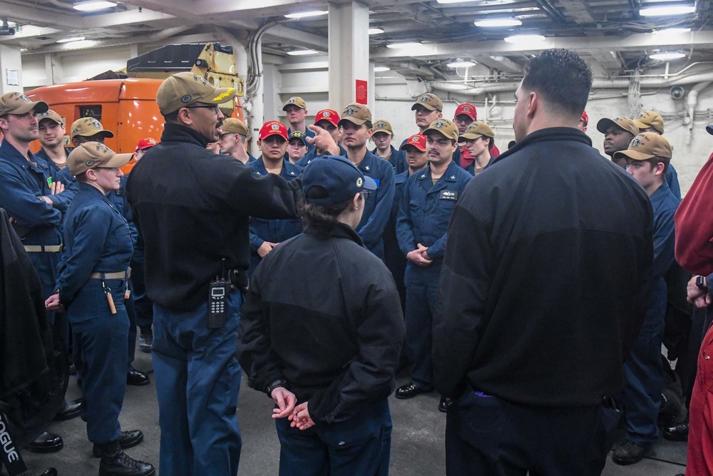 USS Green Bay (LPD 20) Conducts Uniform Inspection