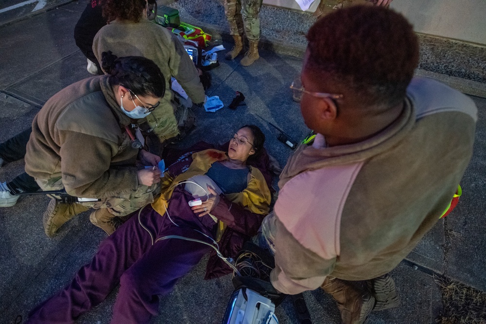 U.S. and ROK Medical train for trauma