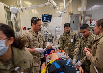 U.S. and ROK Medical train for trauma