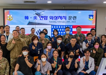 U.S. and ROK Medical train for trauma