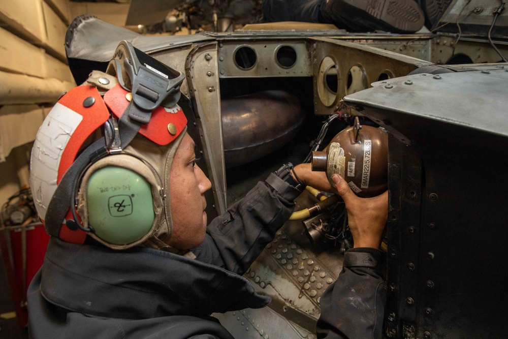 USS Nitze (DDG 94) Daily Operations