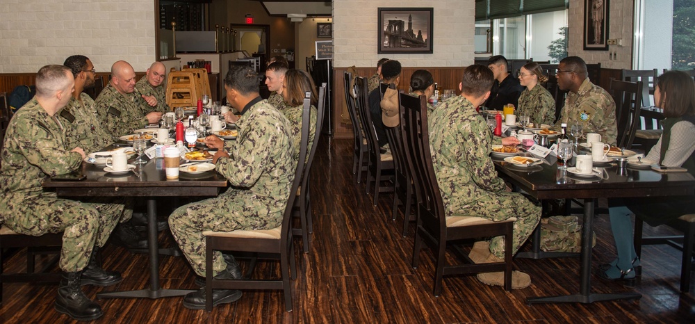 USFJ Senior Enlisted Leader visits Sasebo