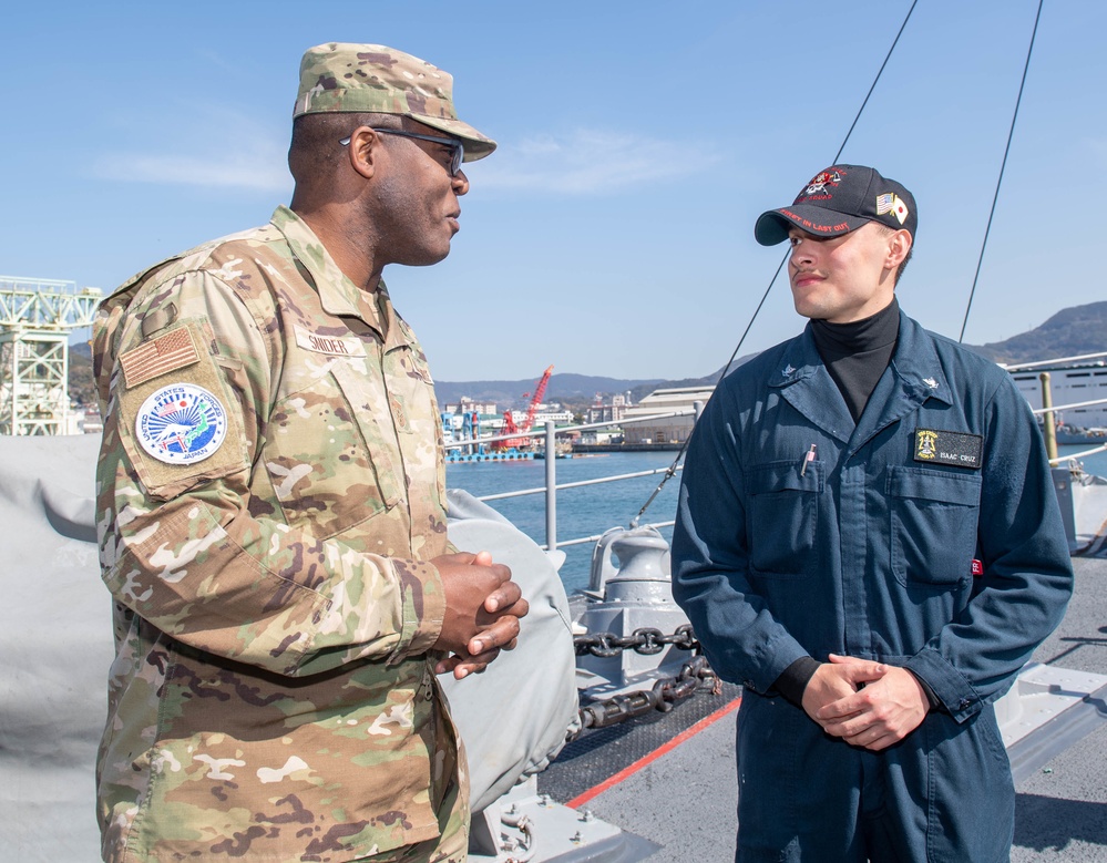 USFJ Senior Enlisted Leader visits Sasebo