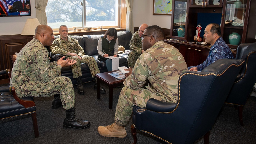 USFJ Senior Enlisted Leader visits Sasebo