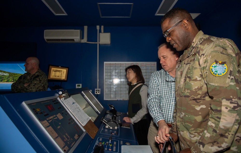 USFJ Senior Enlisted Leader visits Sasebo