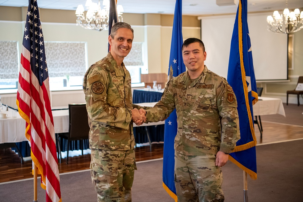 Lt. Gen. Basham visits 501st CSW