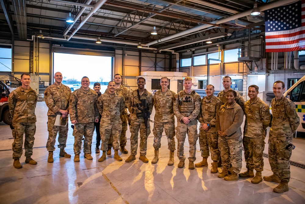 Lt. Gen. Basham visits 501st CSW