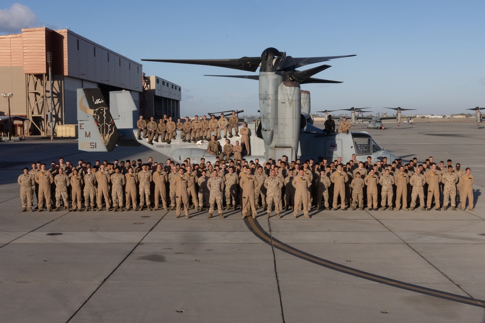 Marines with VMM-261 pose for squadron photo