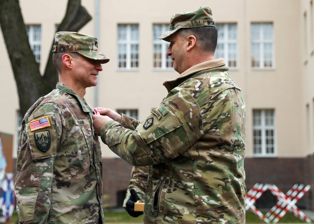 DVIDS - Images - Maj. Gen. Womack Awards Outgoing CA Team [Image 2 Of 6]