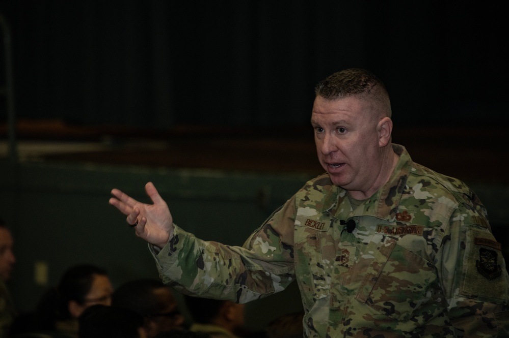 18th Air Force Command Chief visits Travis