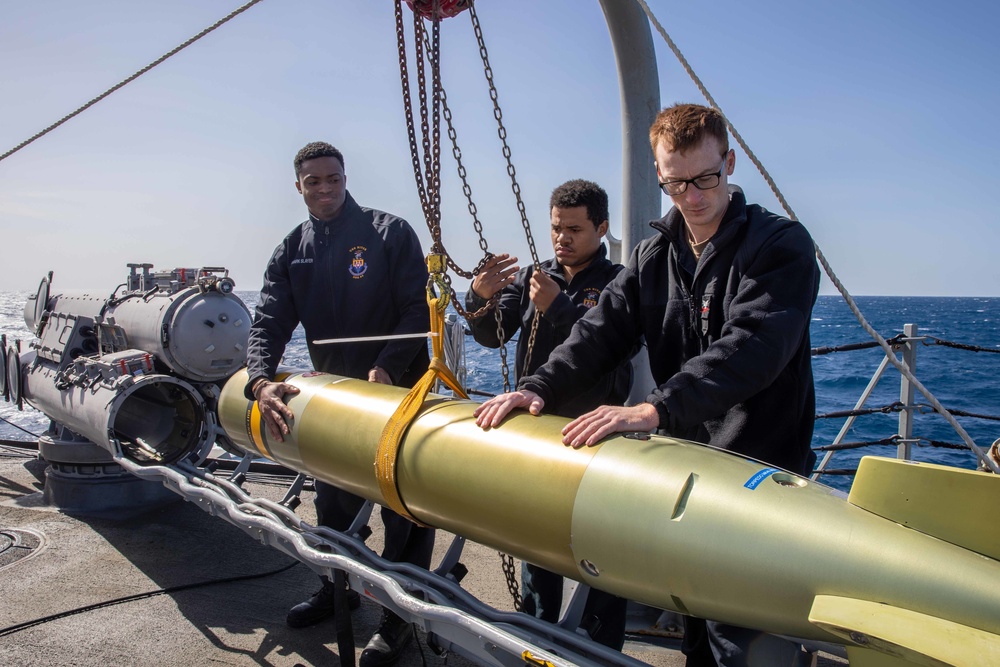 USS Nitze (DDG 94) Daily Operations