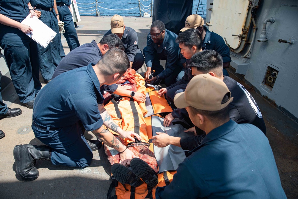 USS Farragut Conducts Underway Operations