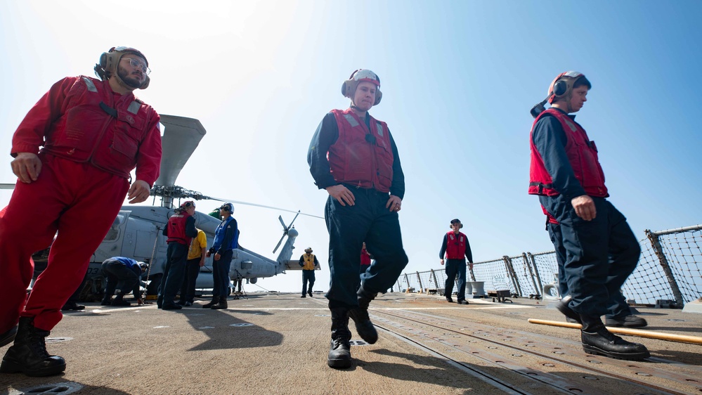 USS Farragut Conducts Underway Operations