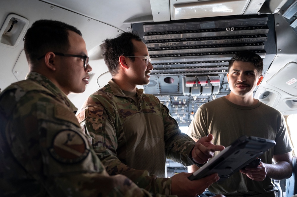 French, U.S. aircraft partner in CENTCOM AOR