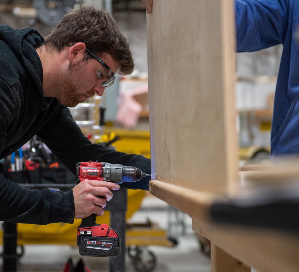 20-year old carpenter living his best life