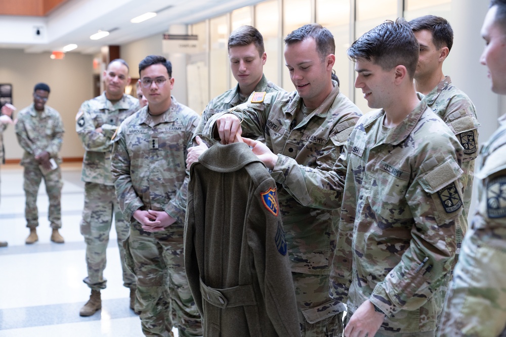 University of South Carolina ROTC cadets visit USARCENT