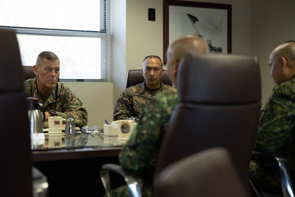 I MEF Commanding General meets with Commandant of the Philippine Marine Corps