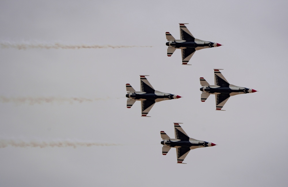 Thunderbirds train in El Centro