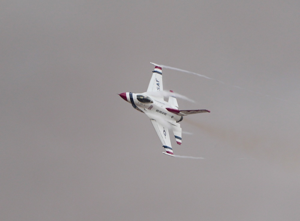 Thunderbirds train in El Centro