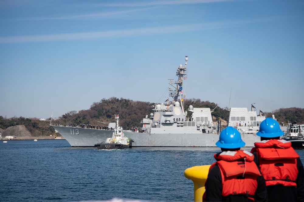 USS John Finn (DDG 113) Arrives at Commander Fleet Activities Yokosuka (CFAY)