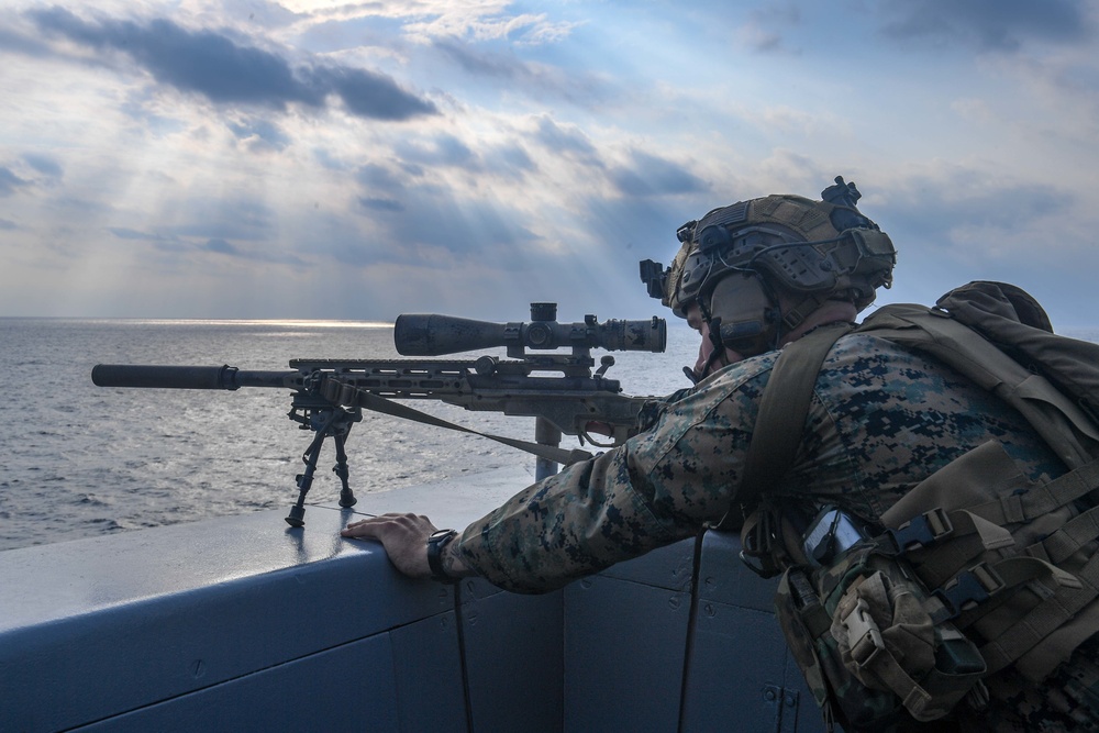 USS Green Bay (LPD 20) Conducts VBSS Drill with JMSDF