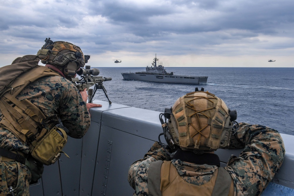 USS Green Bay (LPD 20) Conducts VBSS Drill with JMSDF