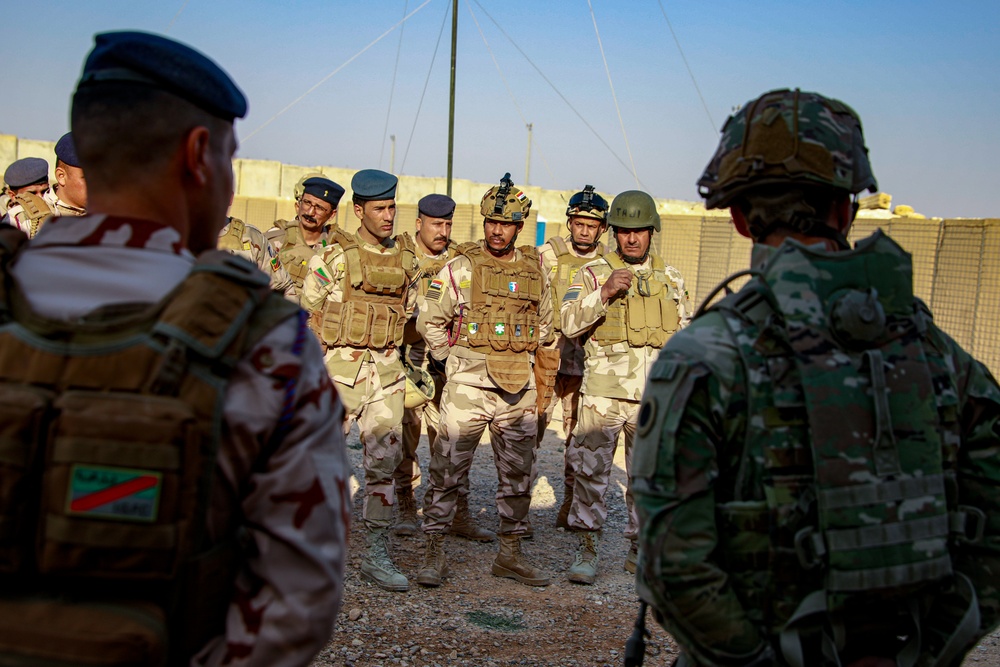 Combined Joint Task Force – Operation Inherent Resolve Conducts a Joint Training Exercise with Iraq 8th Army Artillery Soldiers