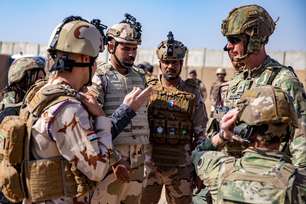 37th Infantry Brigade Combat Team in support of Combined Joint Task Force - Operation Inherent Resolve, joint training exercise with Iraqi 8th Army Artillery Soldiers