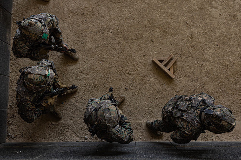 U.S. Marines with 3rd Maintenance Battalion and Republic of Korea Marines with Maintenance Battalion, Marine Logistics Group conduct close quarters combat training during Korean Marine Exercise Program