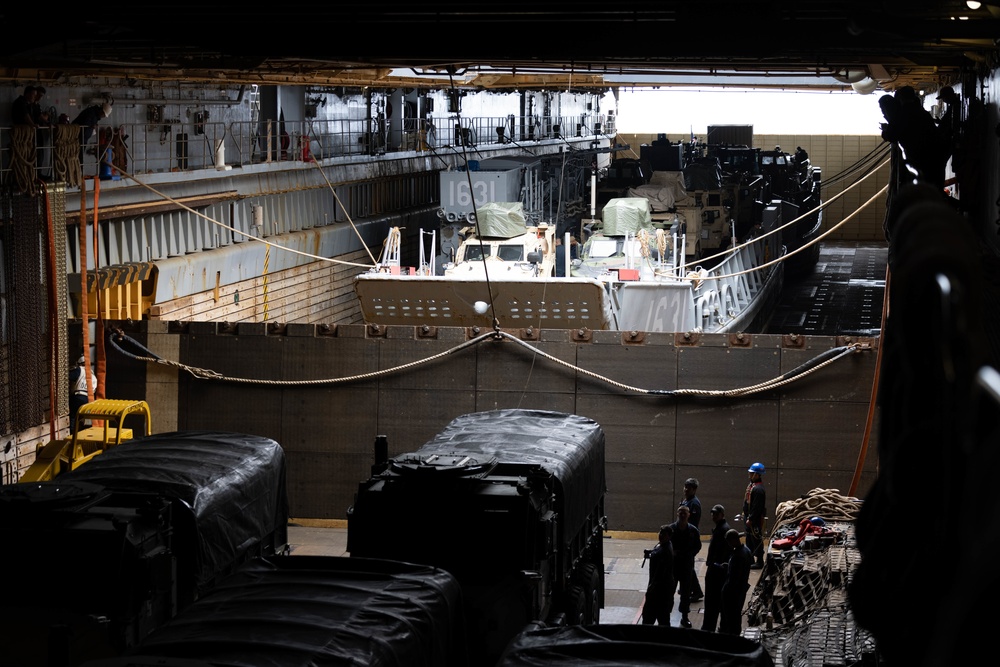 LCU Operations aboard USS Ashland