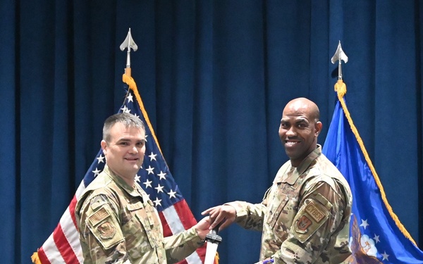 960th OSF changes commanders; outgoing commander awarded Meritorious Service Medal