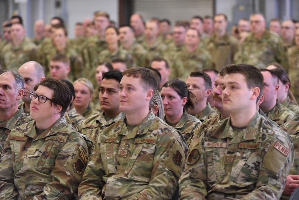 Airmen honored at Commander’s Call
