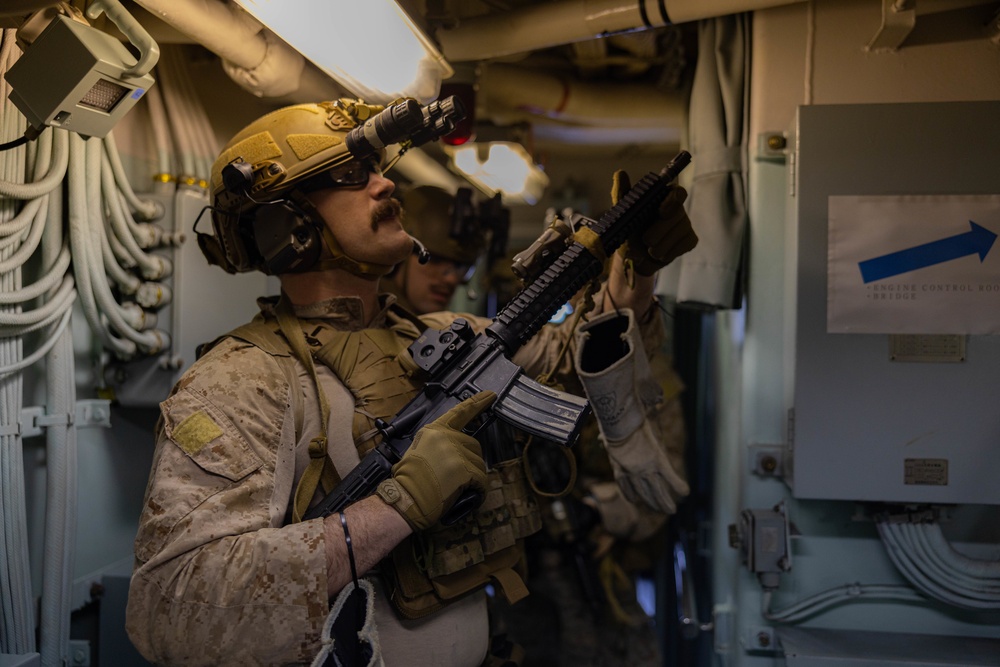 DVIDS - Images - Bilateral VBSS Iron Fist 23 [Image 4 of 6]