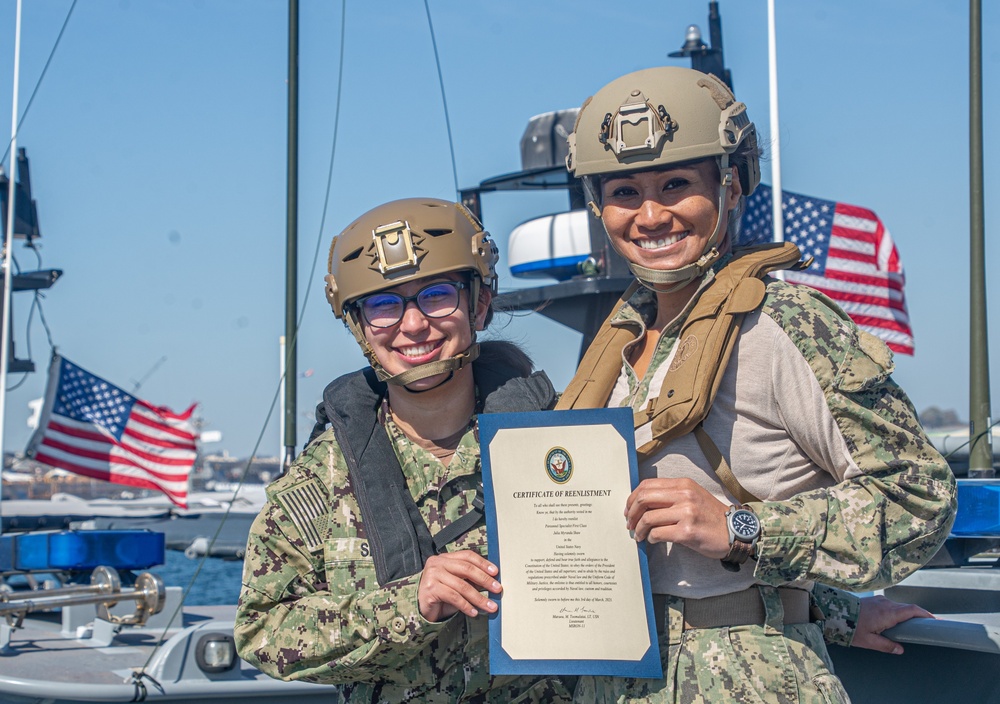 MSRON 11 Hold a Re-enlistment during Unit Level Training in San Diego Harbor