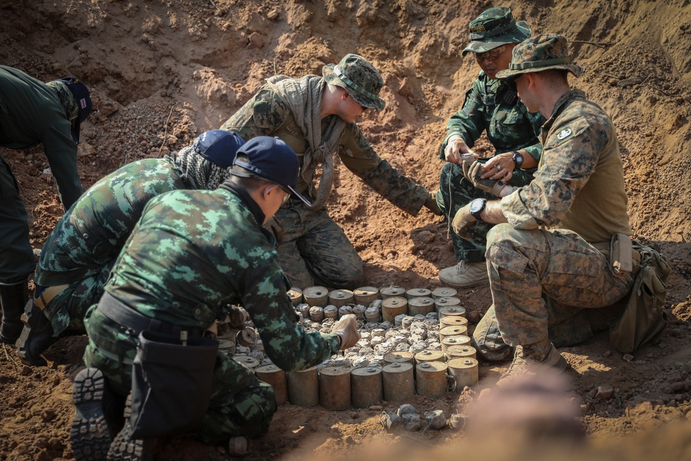 U.S. Marine Corps EOD Technicians Conduct Training with Royal Thai Armed Forces