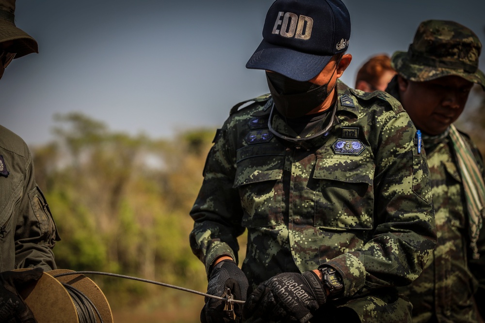 U.S. Marine Corps EOD Technicians Conduct Training with Royal Thai Armed Forces