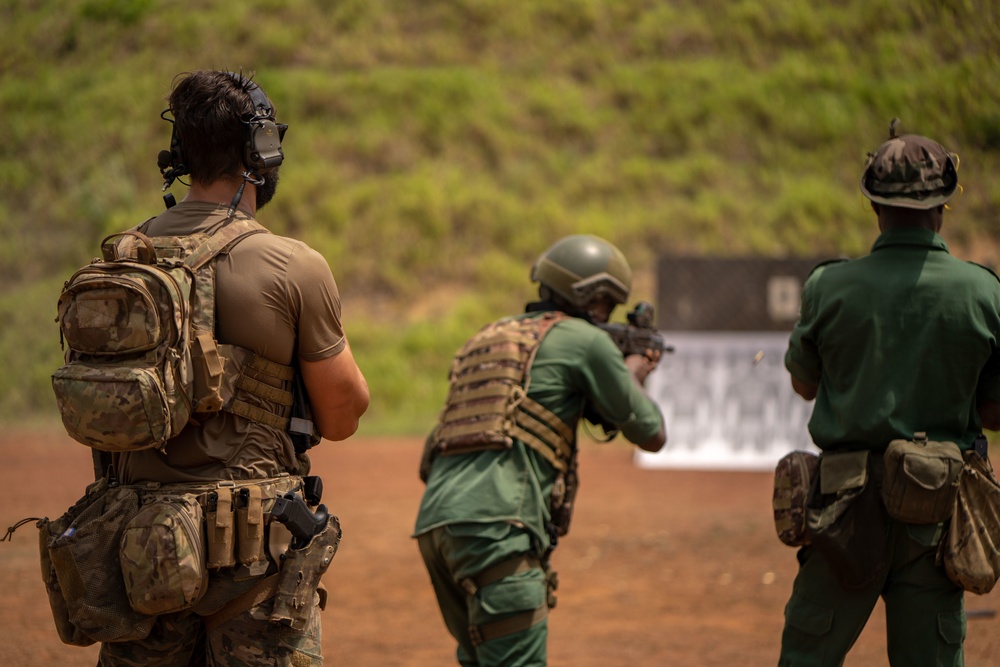 Côte d'Ivoire, Netherlands range training
