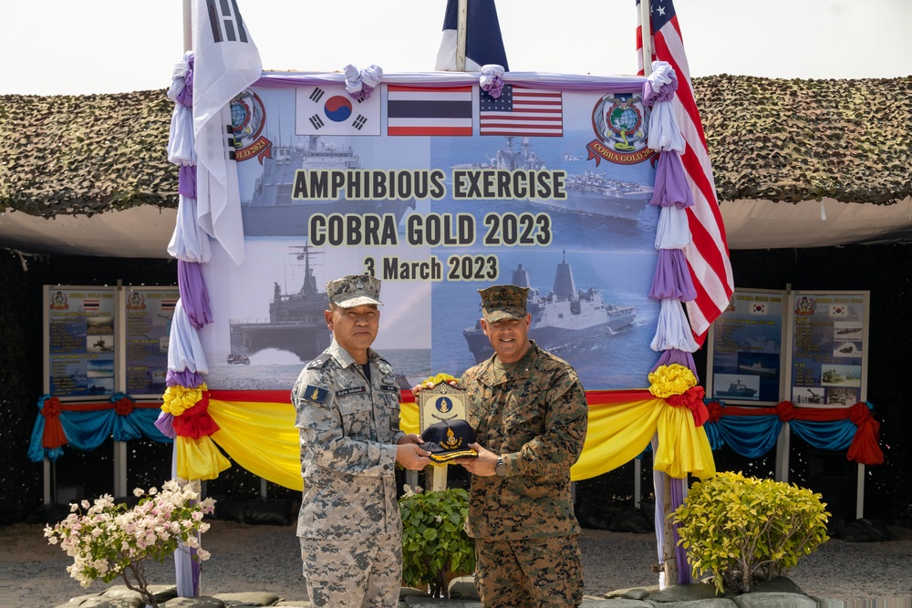 Cobra Gold 23 | 3rd MLG commanding general observes amphibious exercise with multinational military leaders