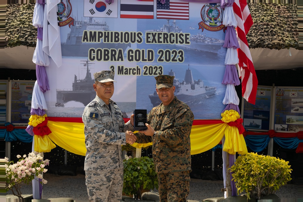 Cobra Gold 23 | 3rd MLG commanding general observes amphibious exercise with multinational military leaders