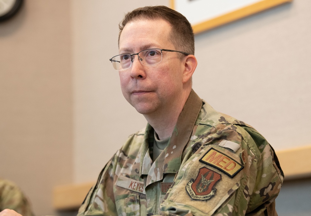 AFRC command surgeon and chief of medical enlisted force visit