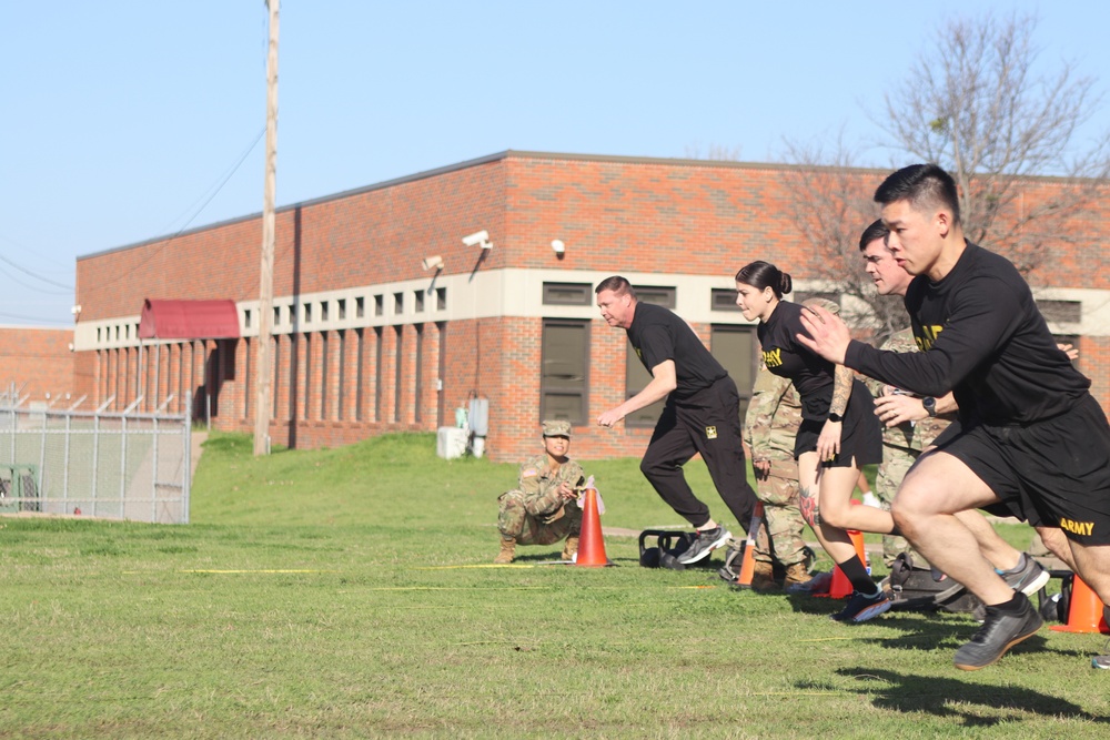 807th Medical Command's Senior Leaders Join Their Soldiers in the Army Combat Fitness Test