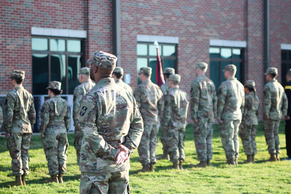 394th Field Hospital Leaders Award Their Soldiers