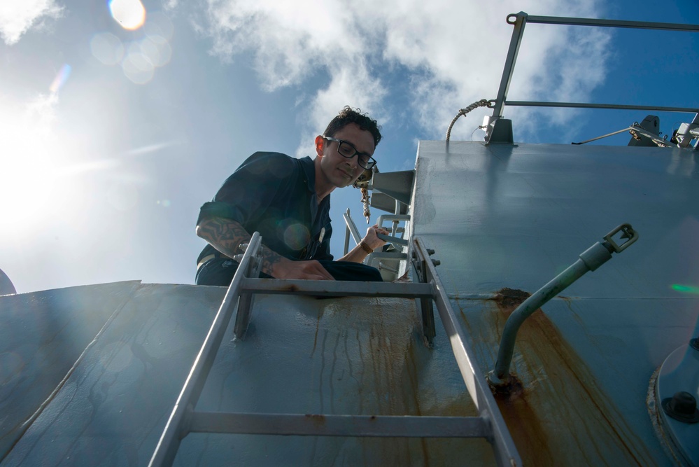 Wayne E. Meyer Conducts Freshwater Wash Down