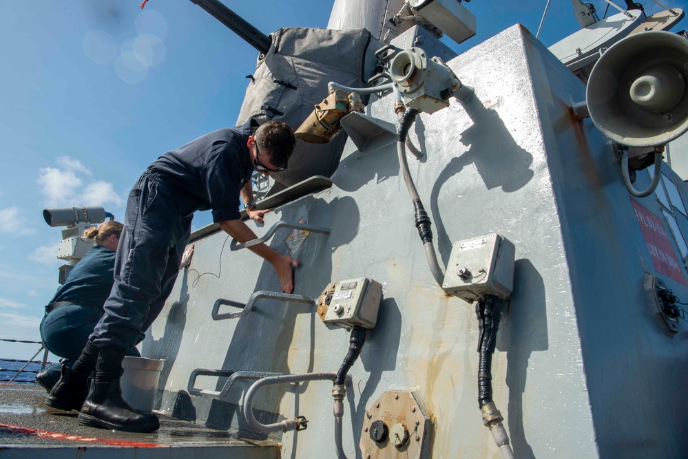 Wayne E. Meyer Conducts Freshwater Wash Down