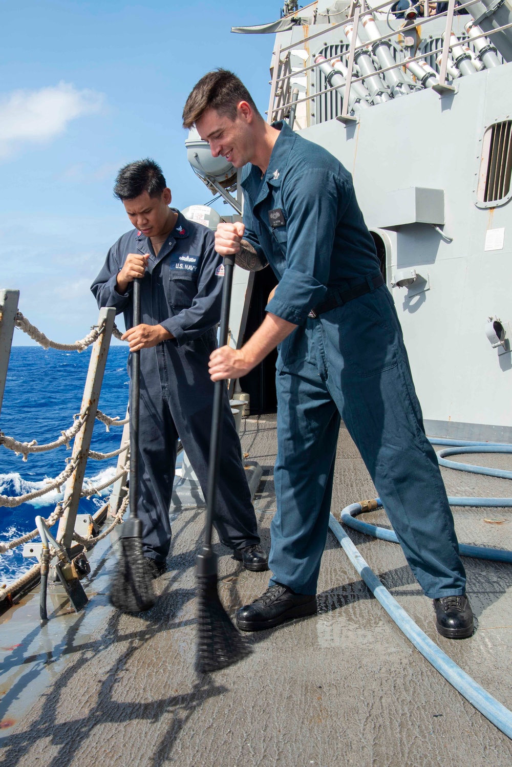 Wayne E. Meyer Conducts Freshwater Wash Down