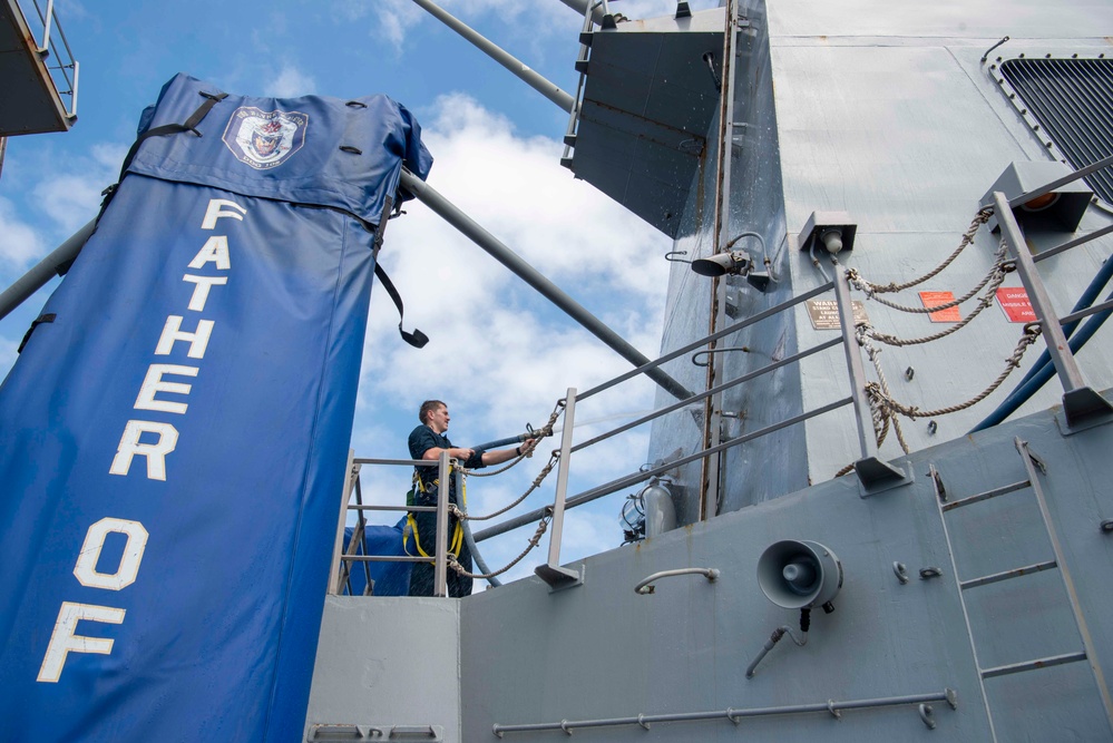 Wayne E. Meyer Conducts Freshwater Wash Down