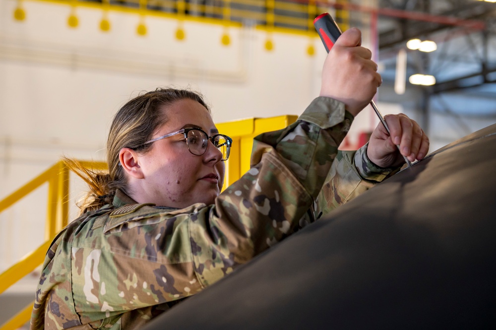 Irish maintains KC-135