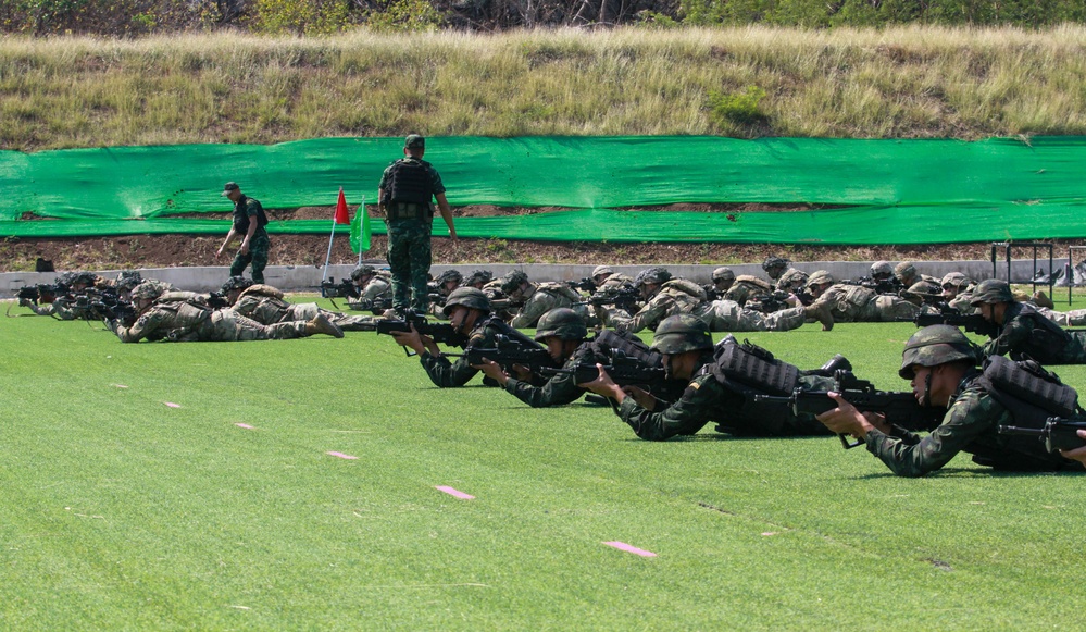 2-3 Trains with Royal Thai Army