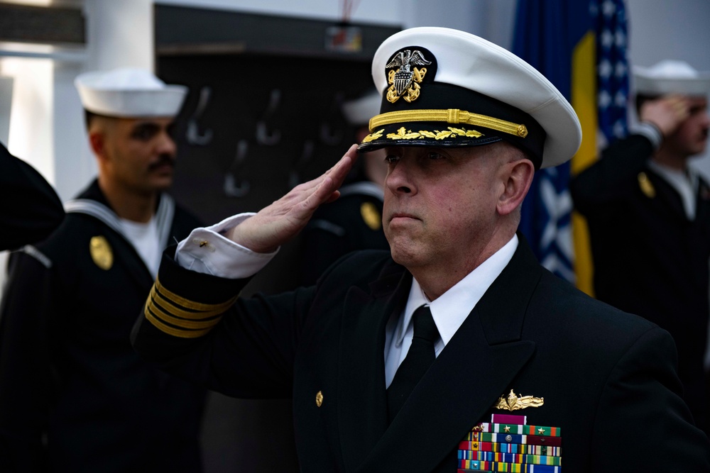 NSF Deveselu Holds Change of Command Ceremony
