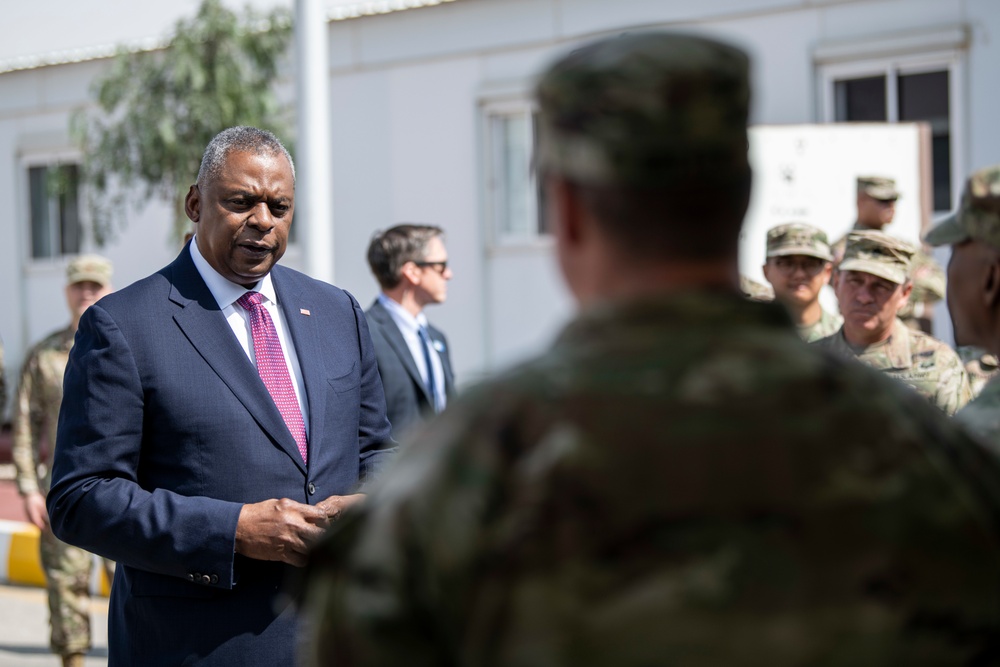 SECDEF Meets with Troops at Joint Training Center in Zarqa, Jordan